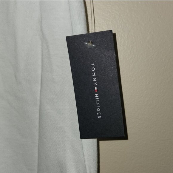 NWT Tommy Hilfiger Short Sleeve Shirt - Picture 2 of 3